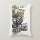 ワイルドフラワーの水彩子猫たち アクセントクッション (正面(垂直))