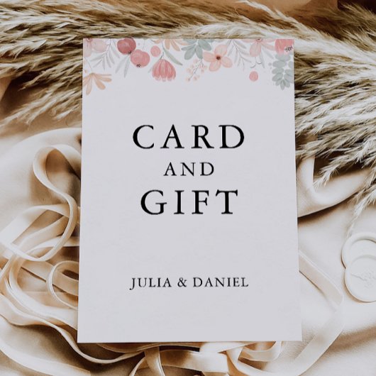 ワイルドフラワーの結婚式のカードと贈り物のサイン。 招待状