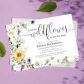 ワイルドフラワーの繊細なフローラ春ベビースシャワー 招待状