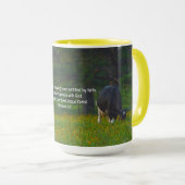ワイルドフラワーの聖句で平和な牛が放牧 マグカップ (正面右)