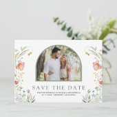 ワイルドフラワーアーチの結婚式写真 セーブザデート (スタンド正面)