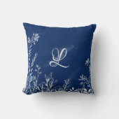 ワイルドフラワーエレガントドレスモノグラームデザイン クッション (正面)