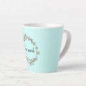 ワイルドフラワーカスタムリースのスクリプト名モノグラム カフェラテマグ (右アングル)