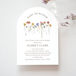 ワイルドフラワーカラフルベビーの開花ベビーシャワーアーチ 招待状