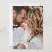 ワイルドフラワーカラフルベージュモノグラム写真結婚の数 招待状 (裏面)