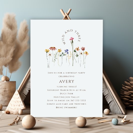 ワイルドフラワーカラフルワイルドアンドスリーバースデーパーティー 招待状