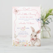 ワイルドフラワーバニーピンクガールベビーシャワー招待状 招待状 (スタンド正面)