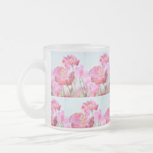 ワイルドフラワーピンクと赤のポピー園 – 自然 フロストグラスマグカップ (左)