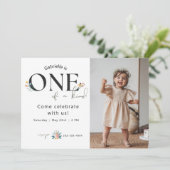 ワイルドフラワーファースト誕生日フォト招待状 招待状 (スタンド正面)