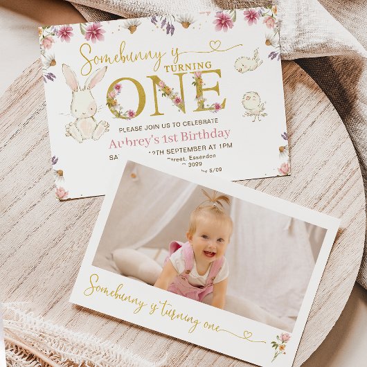 ワイルドフラワーフォトバニーの誕生日 招待状