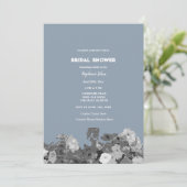 ワイルドフラワーブライダルシャワーダスティーブルー結婚フローラ 招待状 (スタンド正面)