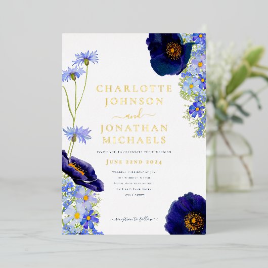 ワイルドフラワーブルーと素朴金ゴールド結婚ズ 箔招待状 (立ち正面)