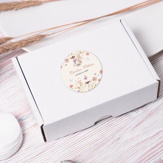 ワイルドフラワーベビーは紅茶のパーティーの赤ちゃんシャワーを醸造している ラウンドシール