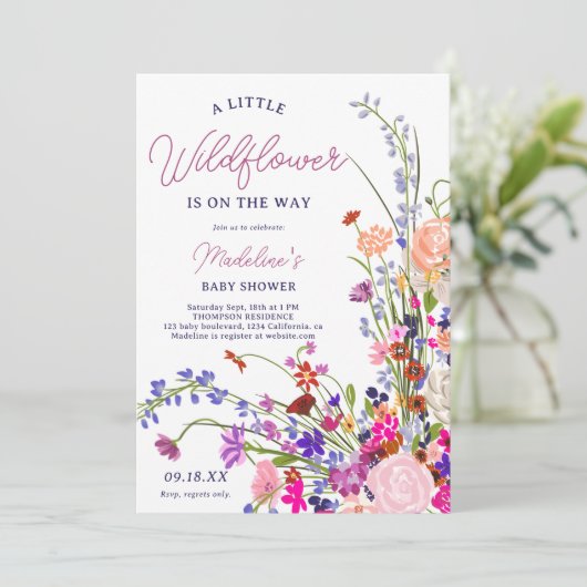 ワイルドフラワーモダンスクリプトの赤ちゃんシャワー 招待状 (スタンド正面)