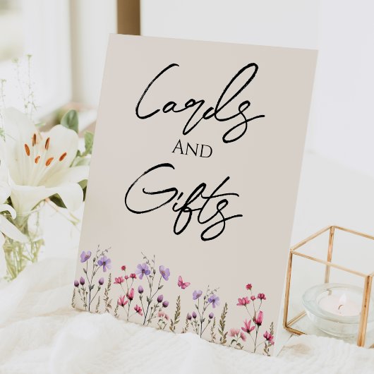 ワイルドフラワーモダンベージュのウェディングカードとギフト 台座サイン