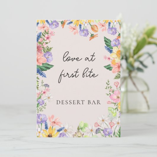 ワイルドフラワー春の結婚式ラブアットファーストバイト記号 招待状 (スタンド正面)