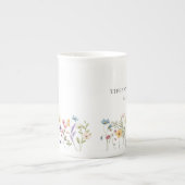 ワイルドフラワー結婚フローラのカップルの贈り物 ボーンチャイナマグカップ (正面)