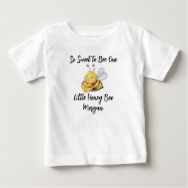 ワイルドフラワー・ソー・スウィート・ビー・ワン 1歳の誕生日 ベビーTシャツ