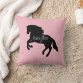 ワイルドフリーランニングズホースピンク装飾用クッション クッション (ブランケット)