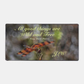 ワイルドフリー引用文ゴールデントンフライ写真 デスクマット (正面)