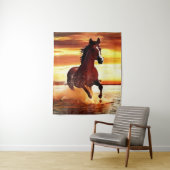 ワイルドホースがサーフを駆け抜ける タペストリー (インサイチュ)