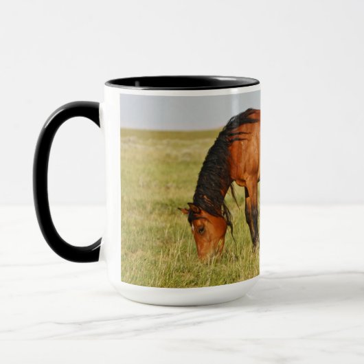 ワイルドホースマザーと子馬放牧 マグカップ (左)