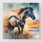 ワイルドホースon草の多い砂丘で夕日 スクエア壁時計 (正面)