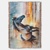 ワイルドホースon草の多い砂丘で夕日 スローブランケット (正面縦)