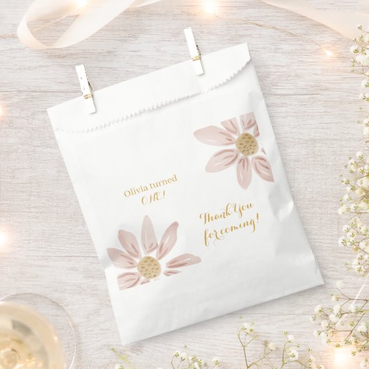 ワイルドボホピンクデイジーベビー誕生日 フェイバーバッグ (クリップ留めされた状態)