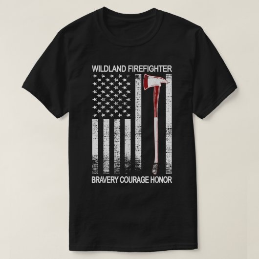 ワイルドランド消防士アメリカ国旗の赤線ワイルドラ Tシャツ (デザイン正面)