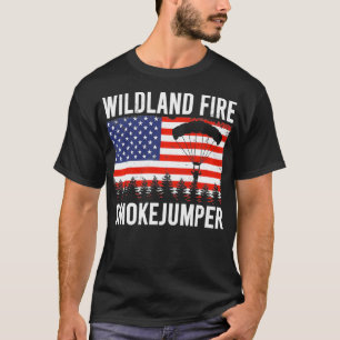 ワイルドランド火災スモークジャンパーBadass American Firefig Tシャツ