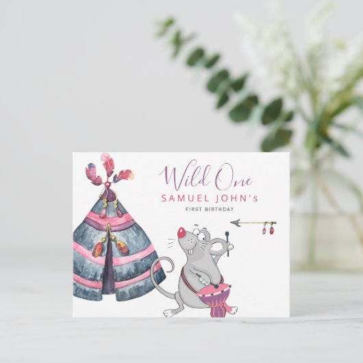 ワイルドワンの最初の誕生日のおもしろい部族の少年パーティー ポストカード (スタンド正面)