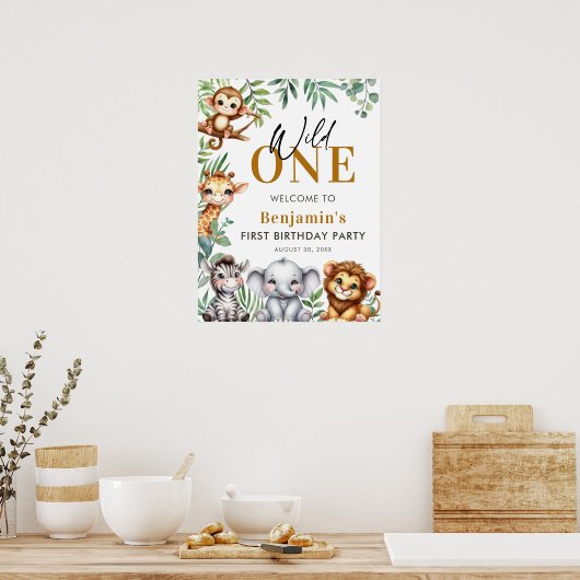ワイルドワンサファリアニマルズボーイ男の子1歳の誕生日へようこそ ポスター (キッチン)