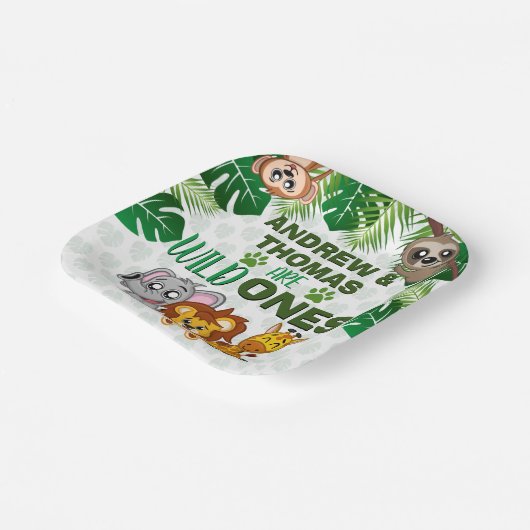 ワイルドワンジャングルサファリアニマルツインズファースト誕生日 ペーパープレート (傾斜あり)