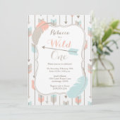 ワイルドワントライバルアローズ誕生日パーティーピンクグレー 招待状 (スタンド正面)