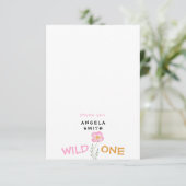 ワイルドワンパーソナライズされた1歳の誕生日ガール サンキューカード (スタンド正面)