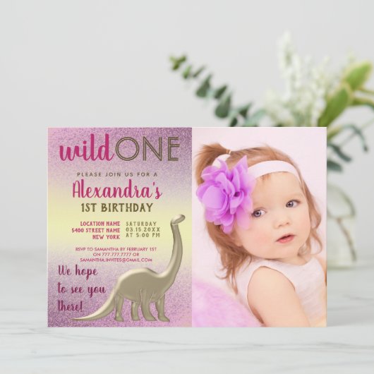 ワイルドワン写真1stバースデーピンクと金ゴールド恐竜 招待状 (スタンド正面)