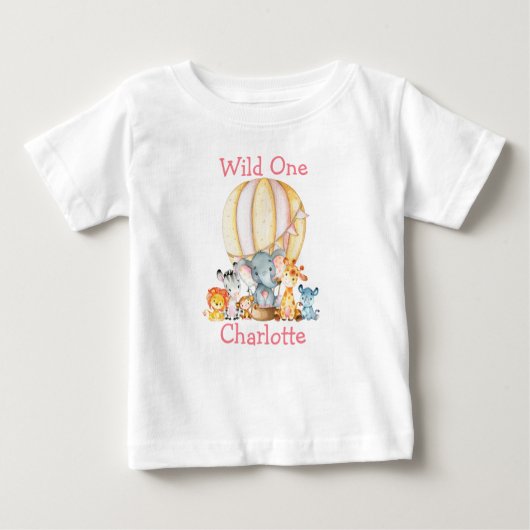ワイルドワン1歳の誕生日サファリ動物ピンクバルーン ベビーTシャツ (正面)