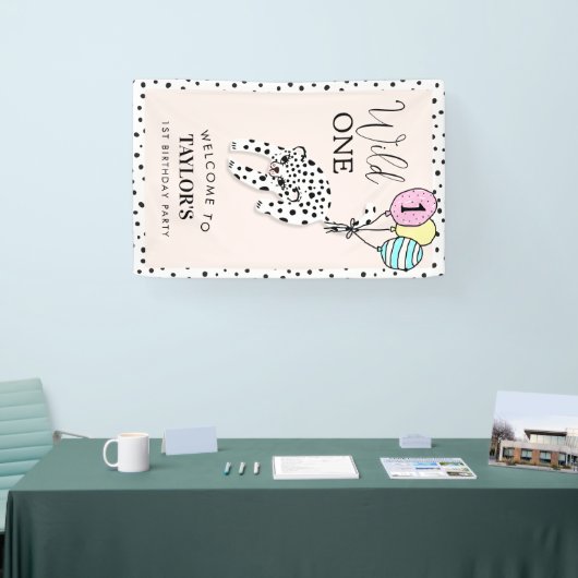 ワイルドワン | ヒョウ風船1歳の誕生日へようこそ 横断幕 (トレードショー)