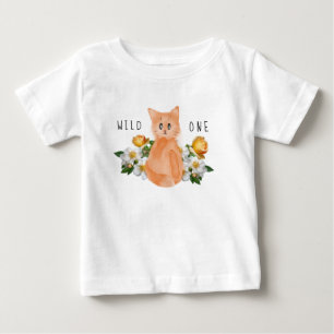 ワイルドワン-ベビーの猫と花の1歳目の誕生日 ベビーTシャツ