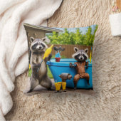 ワイルド&ウェット：アニマルプールパーティー枕 クッション (ブランケット)