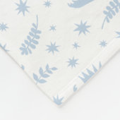 ワイルド・モノの青いフローラ フリースブランケット (角)