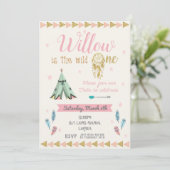 ワイルド・ワン 1歳誕生日パーティー ガール トライバル ピンク ゴールド 招待状 (スタンド正面)