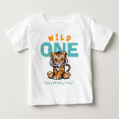 ワイルドONEベビーの第1誕生日かわいい虎と名前 ベビーTシャツ (正面)