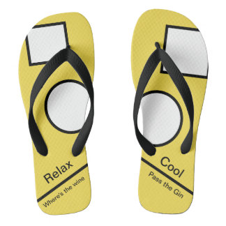 ワインがあるまたはGinを渡しますおもしろいのビーチサンダルは ビーチサンダル