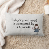 ワインとスニーカーで女の子を突き刺す ランバークッション (ブランケット)