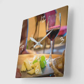 ワインとチーズの静物撮モダン影 スクエア壁時計 (傾斜)