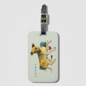 ワインとリラックスしているおもしろいなBrindle犬 ラゲッジタグ (正面縦)