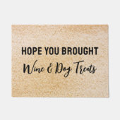 ワインと犬のおやつをお持ち帰り歓迎 ドアマット (正面)