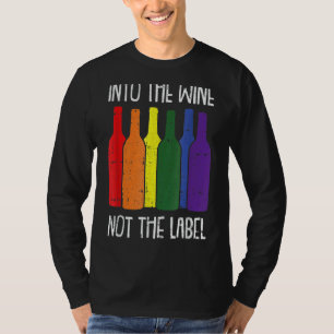 ワインにはBisexualプライドDrinkiのラベルではない Tシャツ
